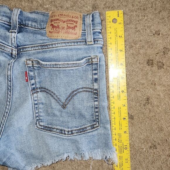 Levi Denim Jean Shorts W26 - Picture 5 of 8